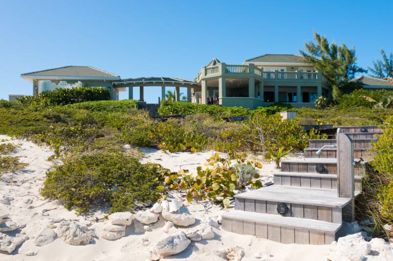 Casa Varnishkes beach boardwalk